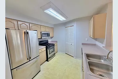 794 N Gary Avenue #102, Carol Stream, IL 60188 - Photo 5