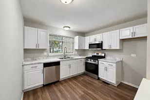 2127 Southwind Cir, Schaumburg, IL 60194 - Photo 11