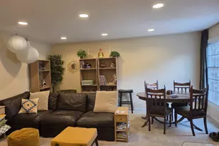 1S282 Holyoke Ln, Villa Park, IL 60181 - Photo 3
