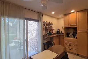 1S282 Holyoke Ln, Villa Park, IL 60181 - Photo 7