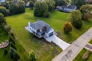 178 Meadowlark Dr, Hawthorn Woods, IL 60047 - Photo 9