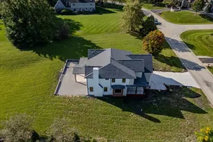 178 Meadowlark Dr, Hawthorn Woods, IL 60047 - Photo 3