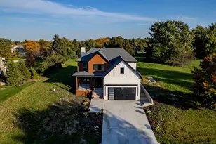 178 Meadowlark Dr, Hawthorn Woods, IL 60047 - Photo 1