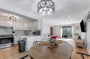 6650 W 64th Pl, Chicago, IL 60638 - Photo 7