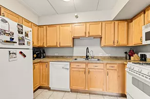 1053 Ashley Ct S, Lockport, IL 60441 - Photo 5
