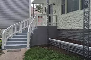8518 S Muskegon Ave, Chicago, IL 60617 - Photo 3