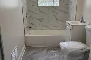 8518 S Muskegon Ave, Chicago, IL 60617 - Photo 15