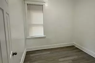 8518 S Muskegon Ave, Chicago, IL 60617 - Photo 11