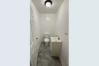 8518 S Muskegon Avenue, Chicago, IL 60617 - Photo 9