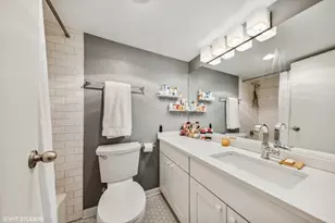2400 N Lakeview Ave, Chicago, IL 60614 - Photo 11