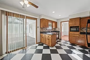 12839 S Ponderosa Dr, Palos Heights, IL 60463 - Photo 11