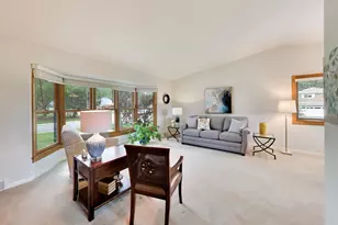 1608 E Jonquil Terrace, Arlington Heights, IL 60004 - Photo 3