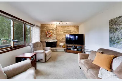 1608 E Jonquil Terrace, Arlington Heights, IL 60004 - Photo 9