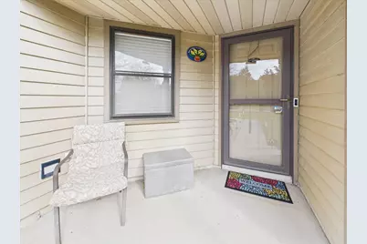 1353 Fountain Green Drive, Crystal Lake, IL 60014 - Photo 9