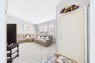 1353 Fountain Green Drive, Crystal Lake, IL 60014 - Photo 13