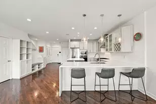2041 W Division St, Chicago, IL 60622 - Photo 9