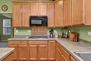 806 Baden Ave, Oswego, IL 60543 - Photo 9