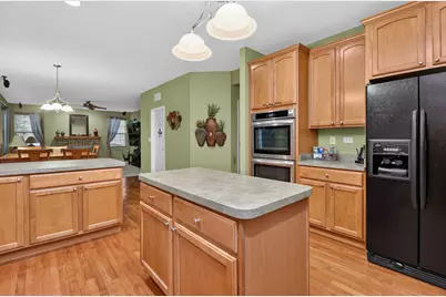 806 Baden Avenue, Oswego, IL 60543 - Photo 11