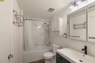 1990 Oxford Ln, Hoffman Estates, IL 60169 - Photo 19