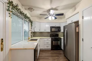 1990 Oxford Ln, Hoffman Estates, IL 60169 - Photo 9