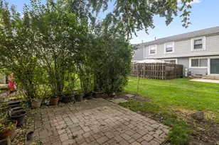 1990 Oxford Ln, Hoffman Estates, IL 60169 - Photo 29