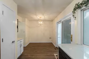 1990 Oxford Ln, Hoffman Estates, IL 60169 - Photo 11