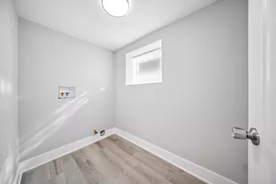 9240 S Greenwood Avenue, Chicago, IL 60619 - Photo 17