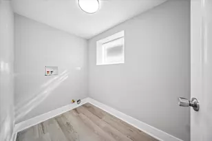 9240 S Greenwood Ave, Chicago, IL 60619 - Photo 17