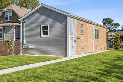 9240 S Greenwood Avenue, Chicago, IL 60619 - Photo 19