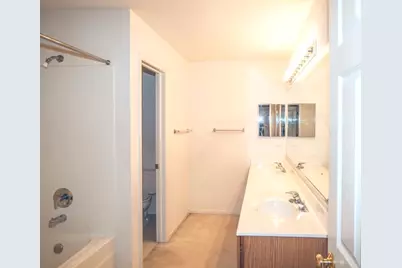 322 Bay Tree Circle, Vernon Hills, IL 60061 - Photo 13