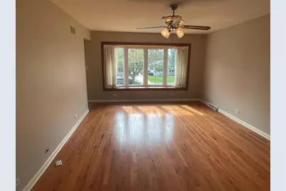 569 W Crockett Avenue, Elmhurst, IL 60126 - Photo 3