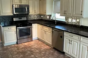 569 W Crockett Ave, Elmhurst, IL 60126 - Photo 7
