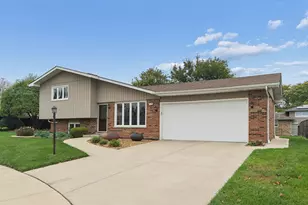 6148 La Grande Ct, Oak Forest, IL 60452 - Photo 3