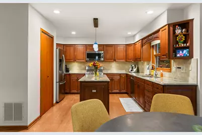 5485 Fox Path Lane, Hoffman Estates, IL 60192 - Photo 19