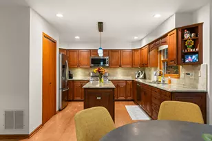 5485 Fox Path Ln, Hoffman Estates, IL 60192 - Photo 19
