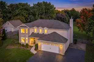 4N563 Arrowhead Dr, Saint Charles, IL 60175 - Photo 1