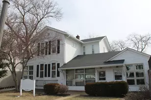 15 N 2nd St, Geneva, IL 60134 - Photo 1