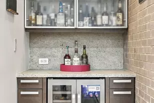 2325 W Erie St, Chicago, IL 60612 - Photo 7