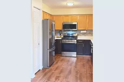 11 Eagle Court, Streamwood, IL 60107 - Photo 3