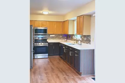 11 Eagle Court, Streamwood, IL 60107 - Photo 5