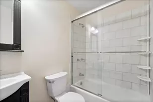 6833 N Kedzie Ave, Chicago, IL 60645 - Photo 9