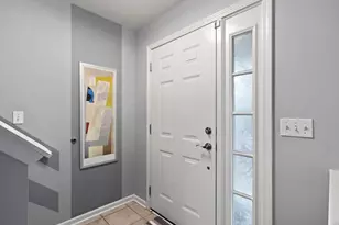 1024 N Earls Ct, Palatine, IL 60067 - Photo 5