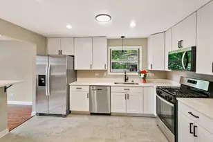 9128 S Komensky Ave, Oak Lawn, IL 60453 - Photo 5