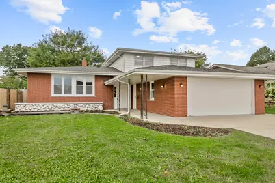 9128 S Komensky Avenue, Oak Lawn, IL 60453 - Photo 1
