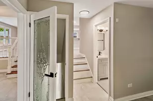 9128 S Komensky Ave, Oak Lawn, IL 60453 - Photo 7