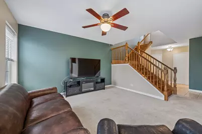 425 Windham Cove Drive, Crystal Lake, IL 60014 - Photo 3