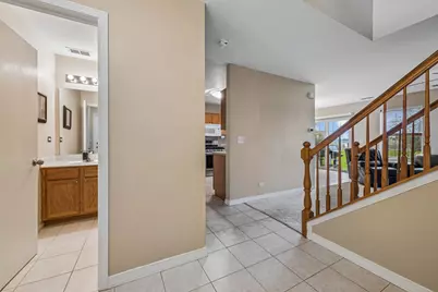 425 Windham Cove Drive, Crystal Lake, IL 60014 - Photo 5