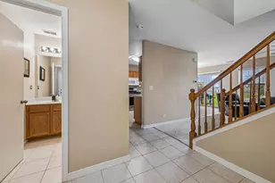 425 Windham Cove Dr, Crystal Lake, IL 60014 - Photo 5