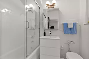 222 E Chestnut St, Chicago, IL 60611 - Photo 19