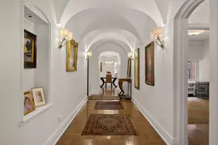 222 E Chestnut St, Chicago, IL 60611 - Photo 3